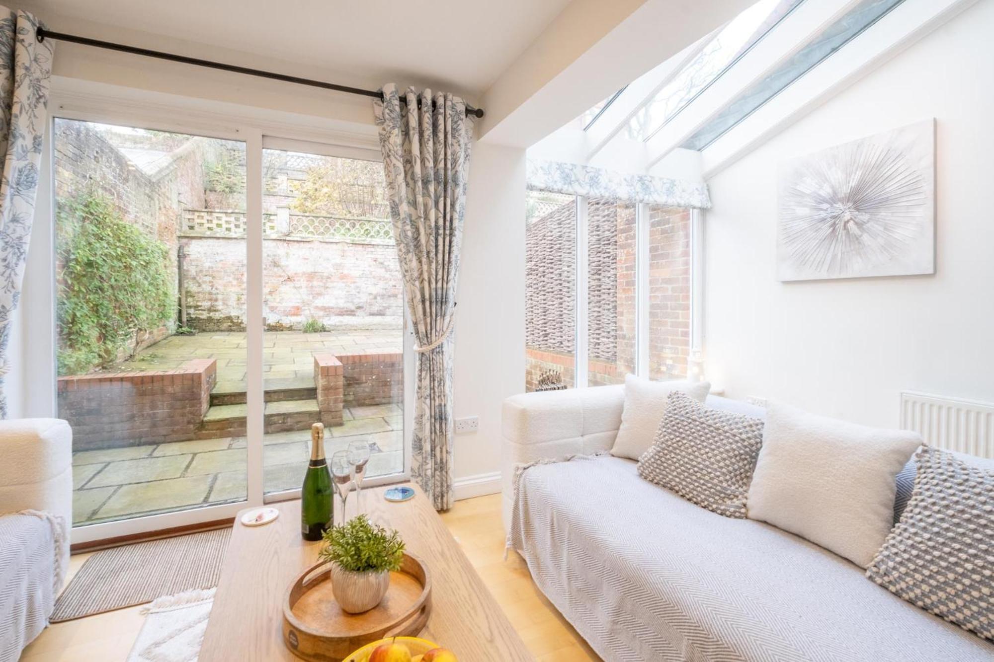 67 Pebble Cottage ออลบะระ ภายนอก รูปภาพ